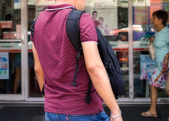 29 Changes In Clothing Fashion That Made Stealing Easier Or Harder, As Shared By Former Pickpockets And Magicians Online