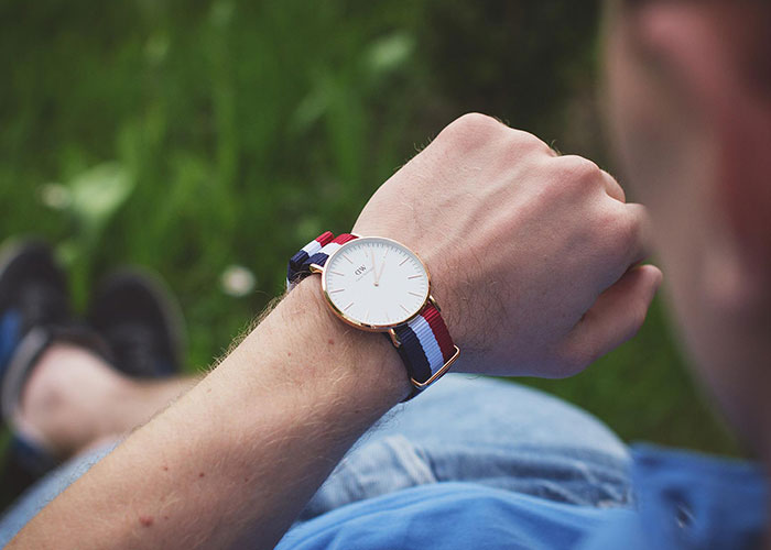 29 Changes In Clothing Fashion That Made Stealing Easier Or Harder, As Shared By Former Pickpockets And Magicians Online