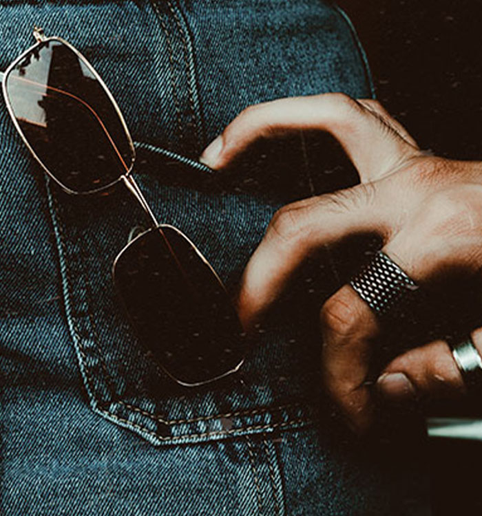 29 Changes In Clothing Fashion That Made Stealing Easier Or Harder, As Shared By Former Pickpockets And Magicians Online