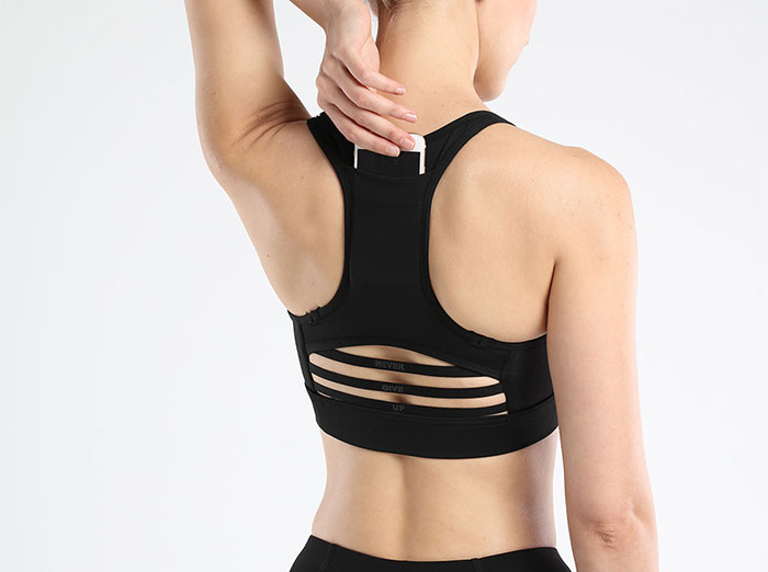 29 Changes In Clothing Fashion That Made Stealing Easier Or Harder, As Shared By Former Pickpockets And Magicians Online