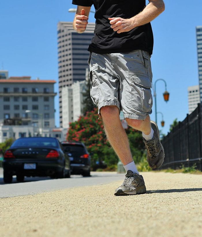 29 Changes In Clothing Fashion That Made Stealing Easier Or Harder, As Shared By Former Pickpockets And Magicians Online