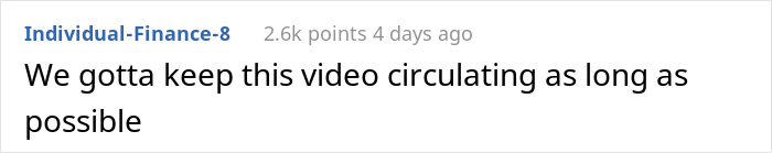Internet Slams “Smug” Disneyland Paris Employee Who Interrupted A Marriage Proposal Internet Slams “Smug” Disneyland Paris Employee Who Interrupted A Marriage Proposal