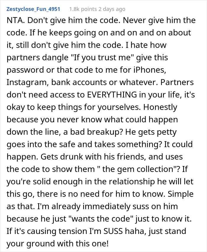 Woman Won't Give Her Boyfriend The Code To Her Gem-Filled Safe, Asks If She's In The Wrong Here After He Gets Mad