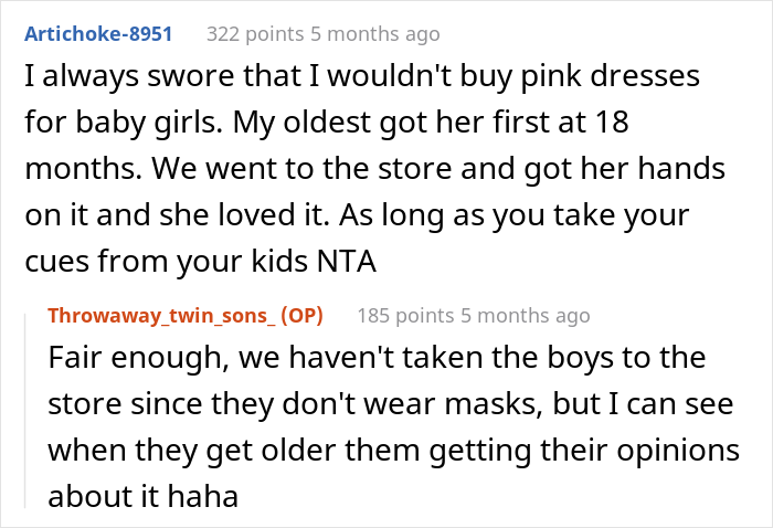 Mom Decided To Dress Her Twin Boys In Two Different Colors To Tell Them Apart, Cousin Goes "Ballistic" On Her