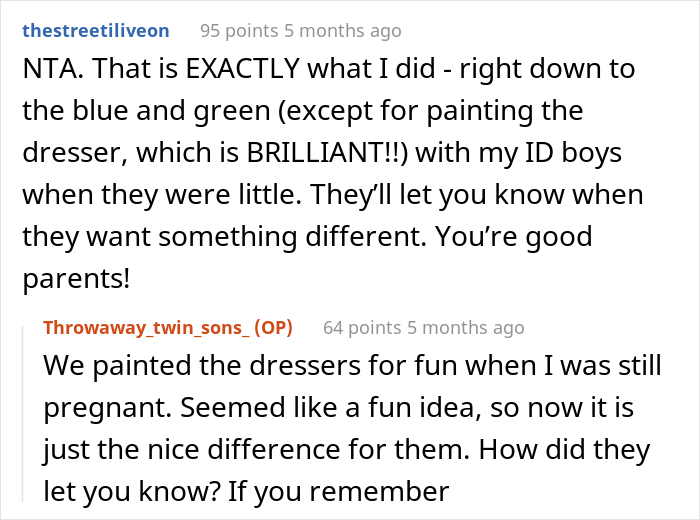 Mom Decided To Dress Her Twin Boys In Two Different Colors To Tell Them Apart, Cousin Goes "Ballistic" On Her