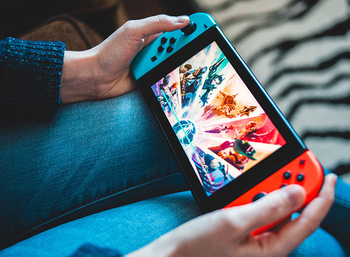 "An Entitled Mother Insists That I 'Share' My Nintendo Switch With Her Child On My Flight"