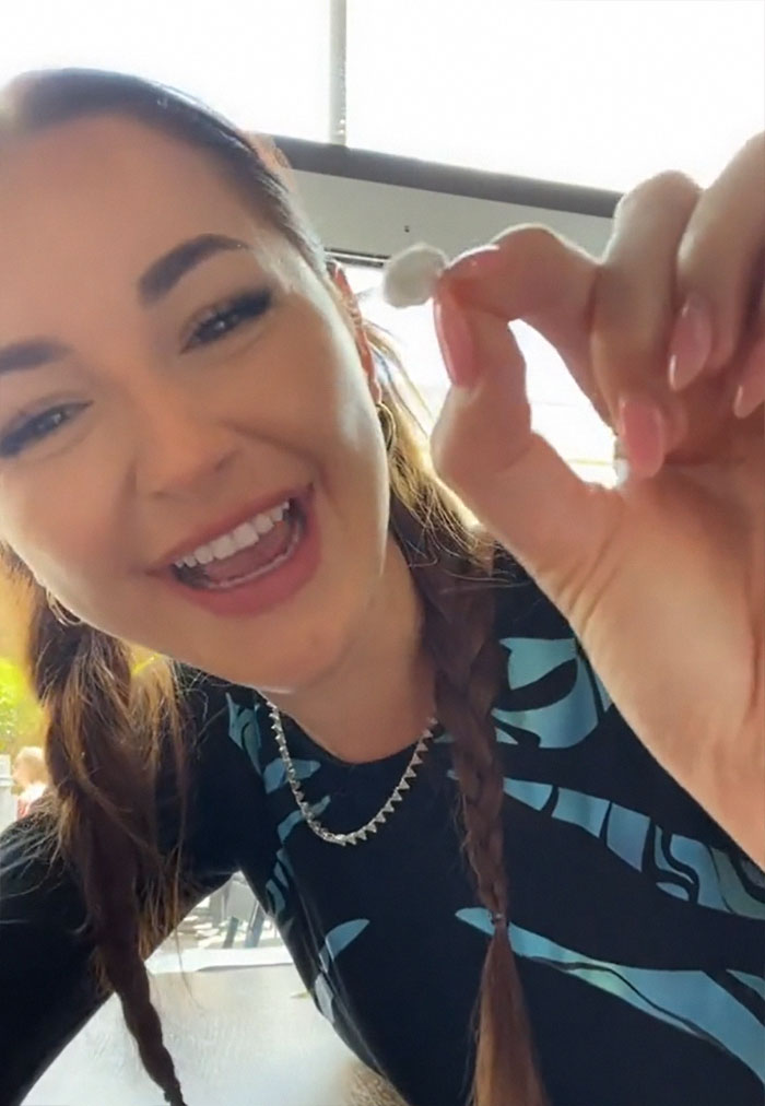 Woman Shares An Example Of Why Turbulence Should Not Scare You And Millions Find It Helpful