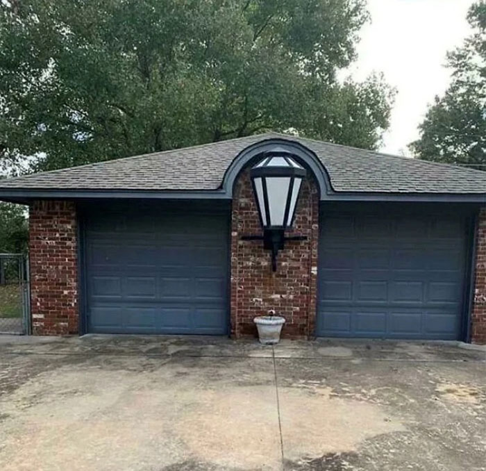 La lámpara parece un poco desproporcionada