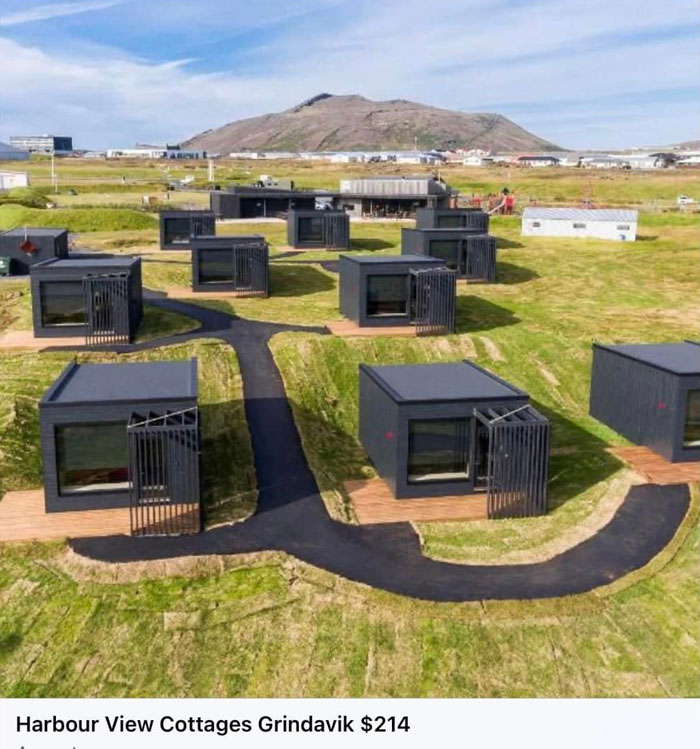 A primera vista pensé que se trataba de un montón de microondas en el césped de alguien. Palabra de honor de chico explorador