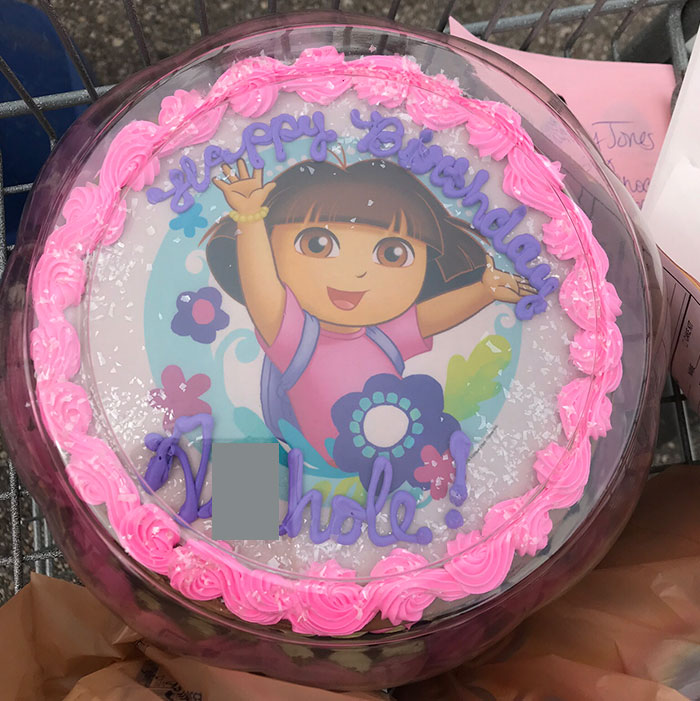 Todos los años le compro a mi novio un pastel para su cumpleaños. Este año le pregunté qué tipo quería. Dijo, "No me importa"