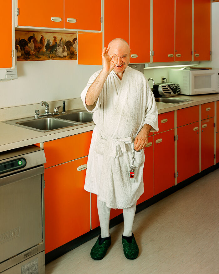 I Took Portraits Of People That Have Been Betrayed By Their Minds, And In Many Cases, Their Bodies (12 Pics)