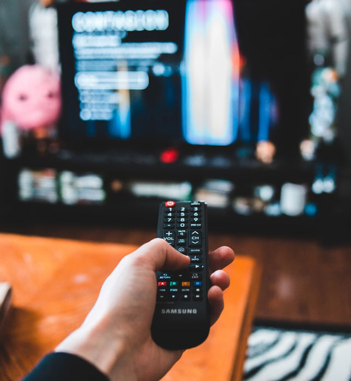 “You Eat Them Raw?”: 30 Shocking And Surprising Lifestyle Differences People Learned About After Visiting Someone Else’s Home