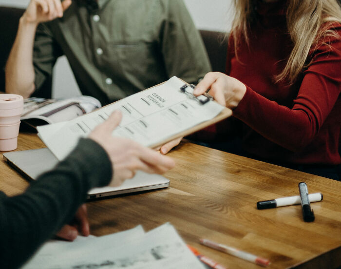 Recruiters Reveal How Job Candidates Instantly Lost Any Chances Of Getting The Job (30 Answers)