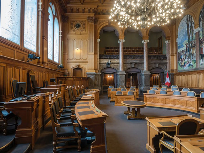 20 Ex-millonarios cuentan lo que hicieron para perder su dinero