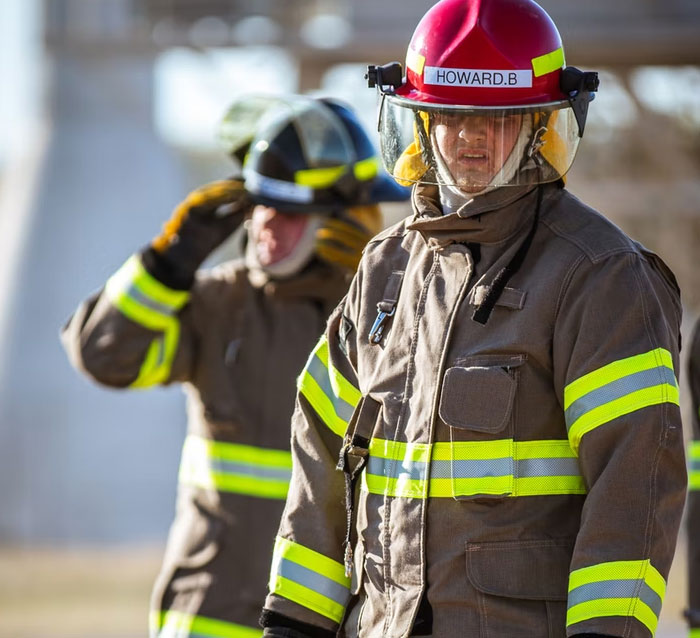 "No me pagan lo suficiente para aguantar esto": 20 personas comparten el momento en que comprendieron que estaban siendo explotados