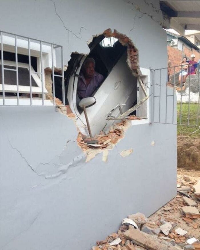 Images-With-A-Lot-Of-Stuff-Going-On