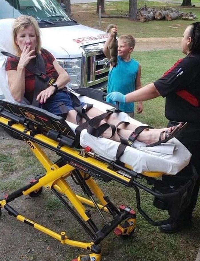 35 Funny “Images With A Lot Of Stuff Going On” That Get Weirder The Longer You Look At Them