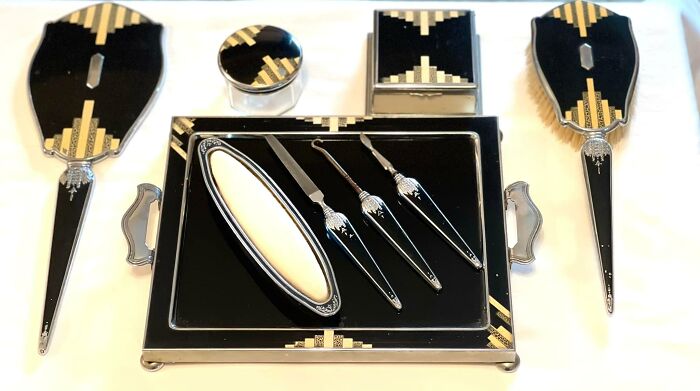 I Acquired This Ladies Art Deco Dresser Set And Think It’s Absolutely Fabulous