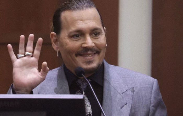 40 Of The Best Reactions People Posted In Response To Johnny Depp Winning His Defamation Lawsuit Against Ex-Wife Amber Heard