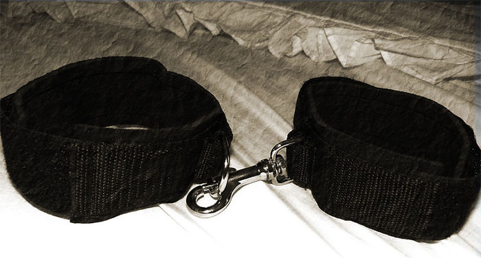 During My Junior Year In College I Lived In An Apartment Complex Where The Landlords Didn't Give Any Prior Notice Before Showings