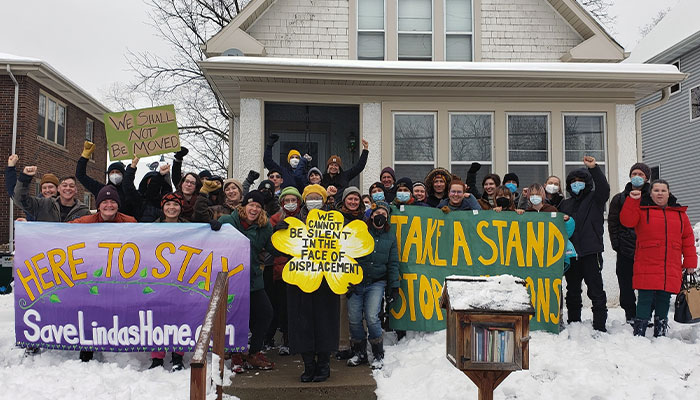 70-Year-Old Woman Tells Neighbors She&rsquo;s Being Evicted, The Neighborhood Bands Together To Buy The House For Her