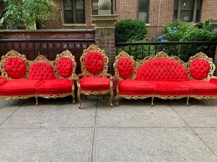 A Stoop Made For The Royal Family ! Whoa! Clinton Between Willoughby And Myrtle