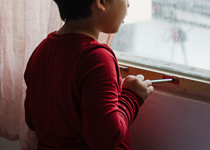 People Who Were Scared To Their Core Share Their 30 Spine-Chilling Experiences