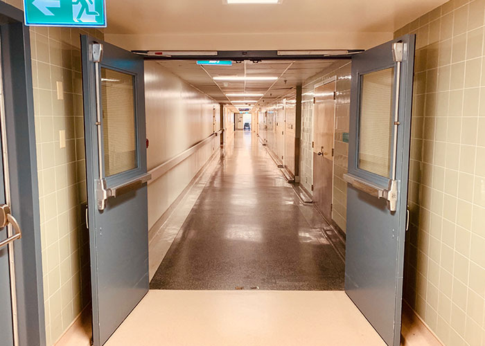 People Who Were Scared To Their Core Share Their 30 Spine-Chilling Experiences