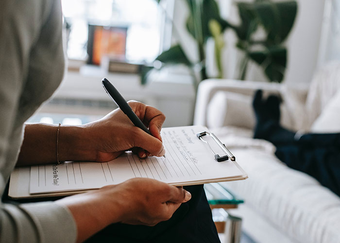 30 Careers That Seem Great But Are Actually Horrible And Careers That Are Often Overlooked, As Shared In This Online Thread