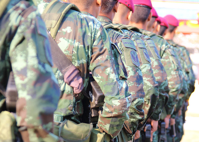 20 Personas revelan cómo fue su vida después de casarse por dinero