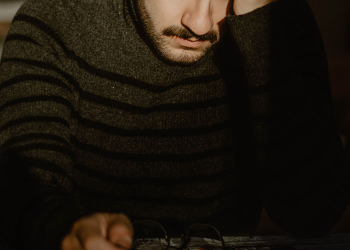 20 Personas revelan cómo fue su vida después de casarse por dinero