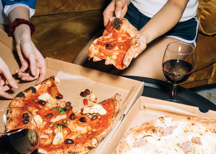 "I Just Said Thank You And Left": Man&rsquo;s Nice Gesture Is Praised After Pizza Hut Driver Got A $20 Tip On A $938 Order