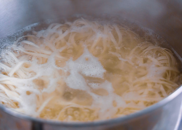 30 Common Cooking Mistakes That Amateurs Make That Annoy These Chefs