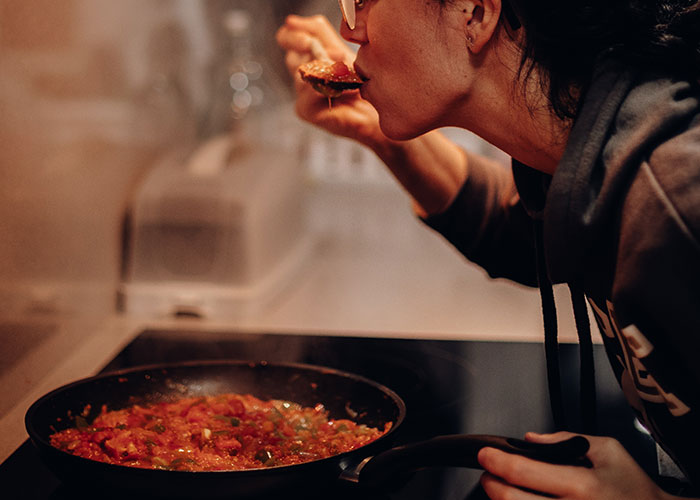 30 Common Cooking Mistakes That Amateurs Make That Annoy These Chefs