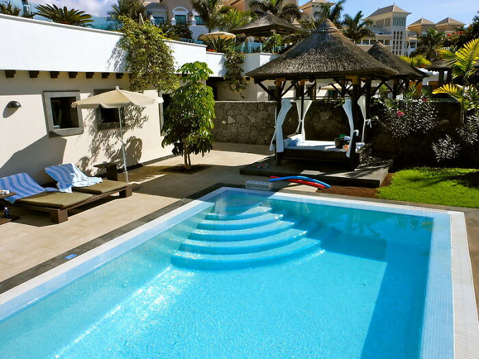 Video Showing Early Morning Sunbed Blockers Having Their Towels Taken Away By Staff At A 5-Star Tenerife Resort Sparks A Debate Online