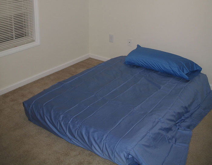 “You Eat Them Raw?”: 30 Shocking And Surprising Lifestyle Differences People Learned About After Visiting Someone Else’s Home