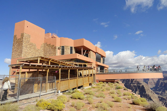 30 Disappointed Tourists Share Their Underwhelming Travel Experiences