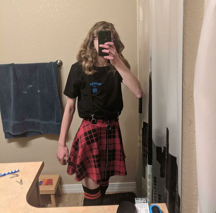 I Recently Came Out As Trans After Not Feeling Comfortable In My Own Skin. My Mom Took Me Shopping The Other Day, And I Got This Outfit