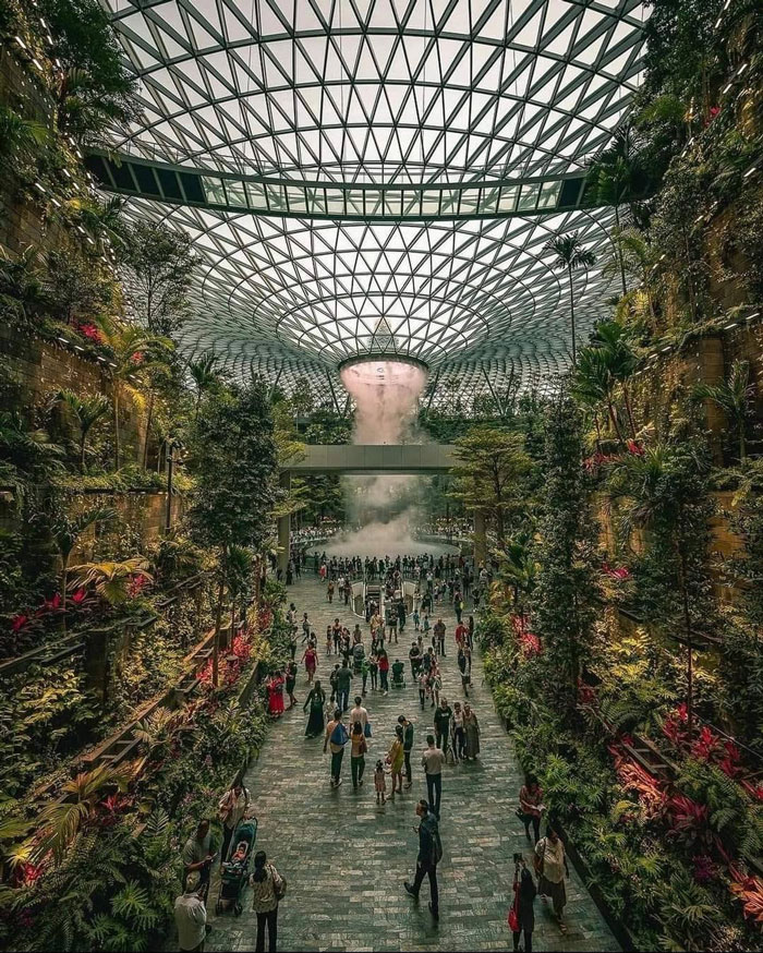 El increíble aeropuerto Changi de Singapur
