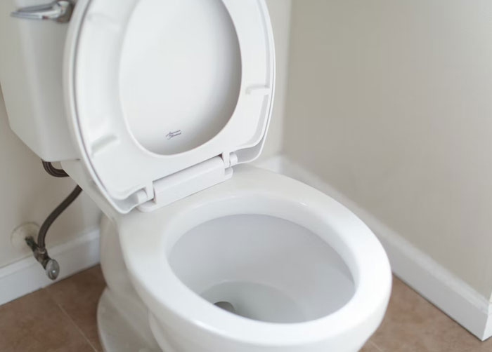 Someone Asks People To Share Stories About What The "Worst Roommate Ever" Did To Earn Their Title, 30 Deliver