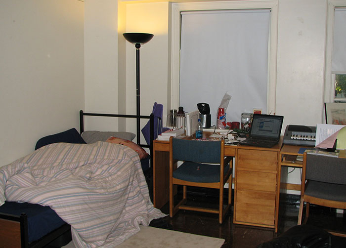 Someone Asks People To Share Stories About What The "Worst Roommate Ever" Did To Earn Their Title, 30 Deliver