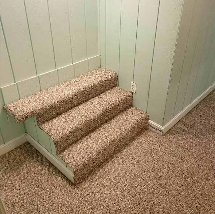 Came Across This Gem. So Apparently Homes Are Now Being Sold With Built-In Stairmasters 4300’s. You Can Even Charge Your Phone While You Break A Sweat