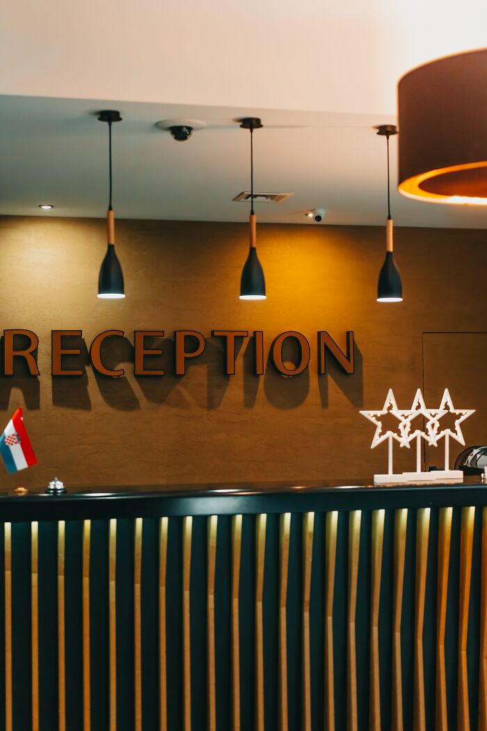 Hotel Workers Are Revealing 30 Disgusting, Bizarre And Shocking Things They've Discovered In Guests' Rooms