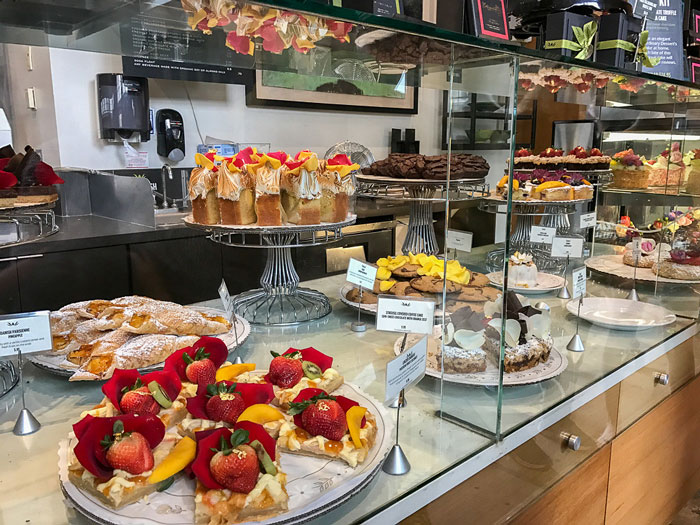 Baker Finds Out That His Girlfriend And 14 Of Her Friends Ate $1000 Worth Of Pastries His Team Made, Threatens To Take Legal Action - 1