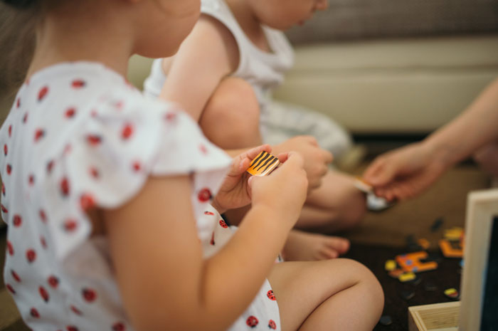 Woman Asks If She Was Wrong For Bringing Up The Fact That She Earns More Than Her Siblings To Her Parents When They Tell Her To Get A &lsquo;Real Job&rsquo;