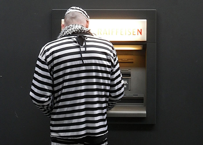 Company&rsquo;s Blunder Costs Them $180K As The Employee Paid 286 Times His Salary Disappears