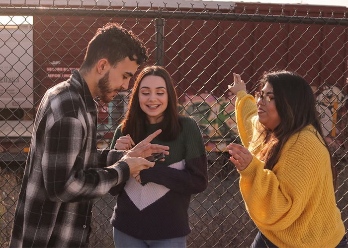 "She Told Me My Husband And I Would Make Hideous Babies”: 40 People Share The Moment They Realized Their ‘Best Friend’ Was Not A Good Friend