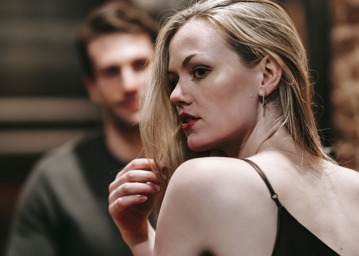 People Share 30 Things That People Who Are Having A Secret Affair Do That Immediately Give Them Away - 23