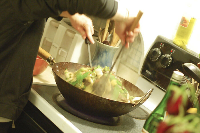 35 People Reveal Their Dirtiest Kitchen Secrets That Should Probably Stay A Secret - 2