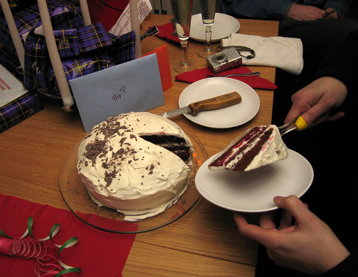 Woman Asks Folks Online If She&rsquo;s A Jerk For Taking The Cake She Baked For Her Fiance And Leaving His B-Day Party After His Mom Stole Her Thunder